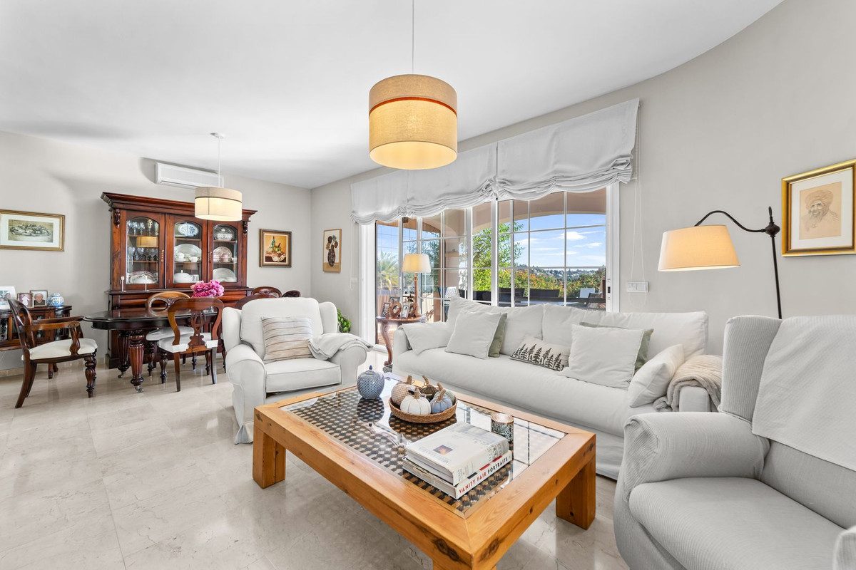Detached Villa in Mijas, Costa del Sol – 4 beds – 975000 € - photo 12 of 40