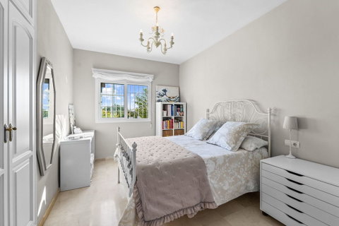 Detached Villa in Mijas, Costa del Sol – 4 beds – 975000 € - photo 16 of 40
