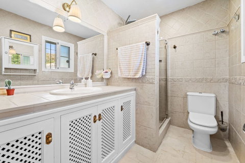 Detached Villa in Mijas, Costa del Sol – 4 beds – 975000 € - photo 18 of 40
