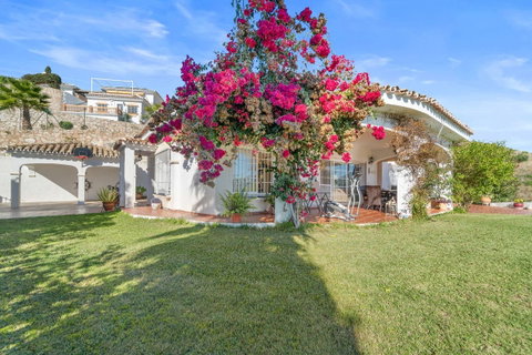 Detached Villa in Mijas, Costa del Sol – 4 beds – 975000 € - photo 25 of 40