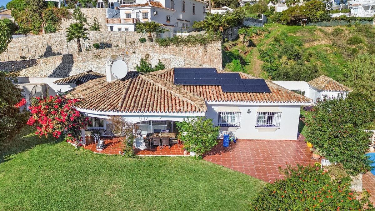 Detached Villa in Mijas, Costa del Sol – 4 beds – 975000 € - photo 40 of 40