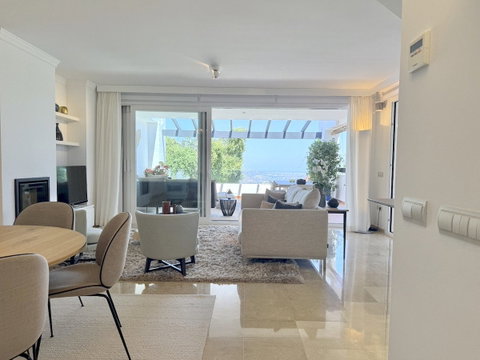 Middle Floor Apartment in Marbella, Costa del Sol – 3 beds – 535000 € - photo 4 of 34
