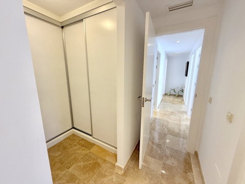 Middle Floor Apartment in Marbella, Costa del Sol – 3 beds – 535000 € - photo 17 of 34