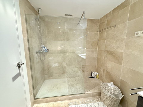Middle Floor Apartment in Marbella, Costa del Sol – 3 beds – 535000 € - photo 22 of 34