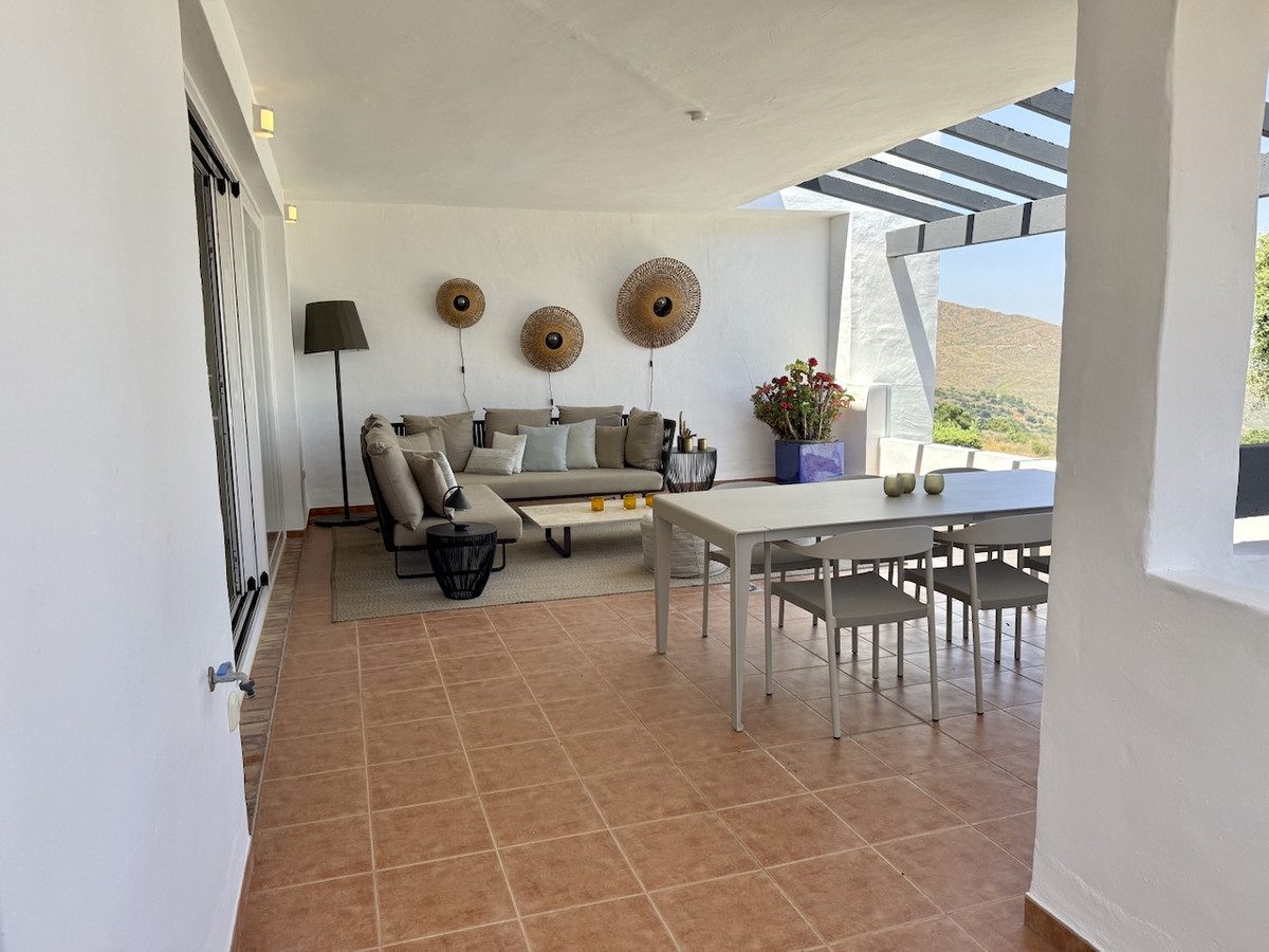 Middle Floor Apartment in Marbella, Costa del Sol – 3 beds – 535000 € - photo 26 of 34