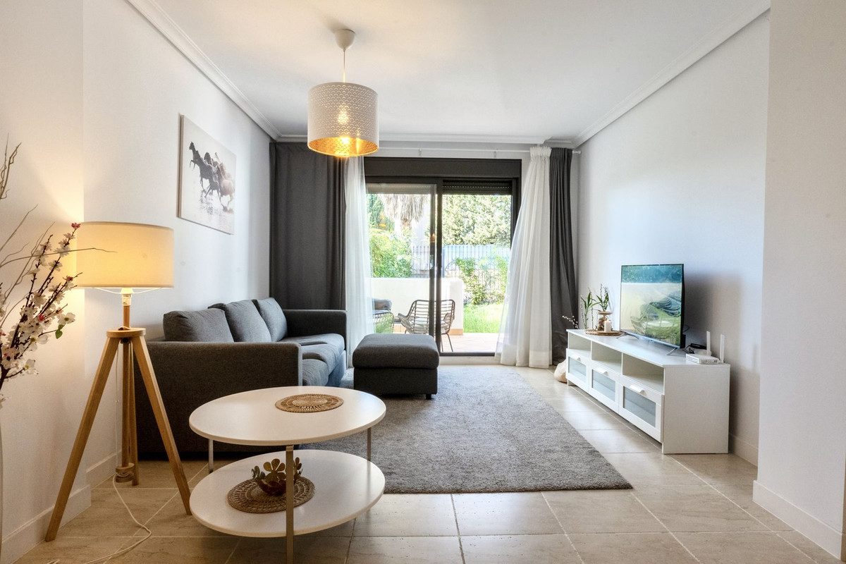 Ground Floor Apartment in Estepona, Costa del Sol – 2 beds – 349000 € - photo 1 of 29