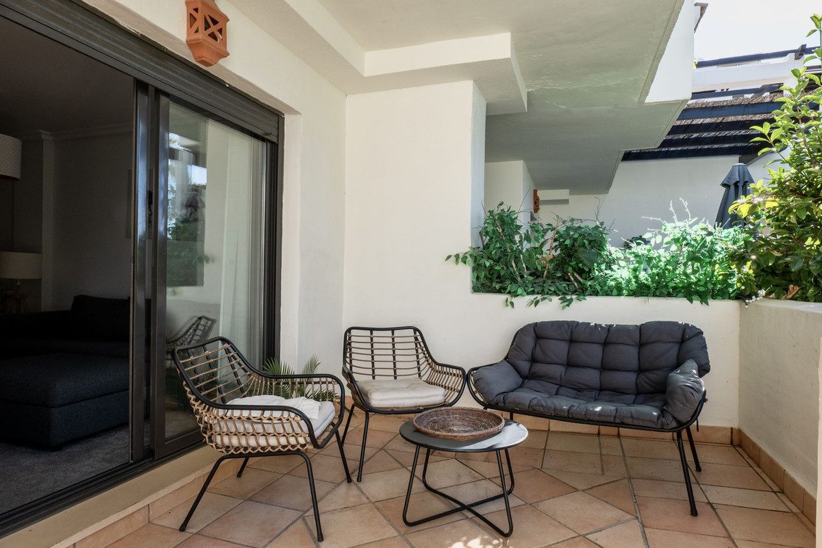 Ground Floor Apartment in Estepona, Costa del Sol – 2 beds – 349000 € - photo 2 of 29