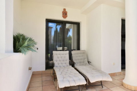 Ground Floor Apartment in Estepona, Costa del Sol – 2 beds – 349000 € - photo 3 of 29
