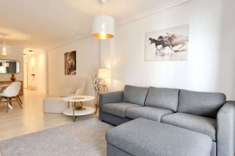 Ground Floor Apartment in Estepona, Costa del Sol – 2 beds – 349000 € - photo 5 of 29