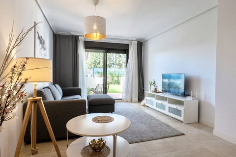 Ground Floor Apartment in Estepona, Costa del Sol – 2 beds – 349000 € - photo 6 of 29