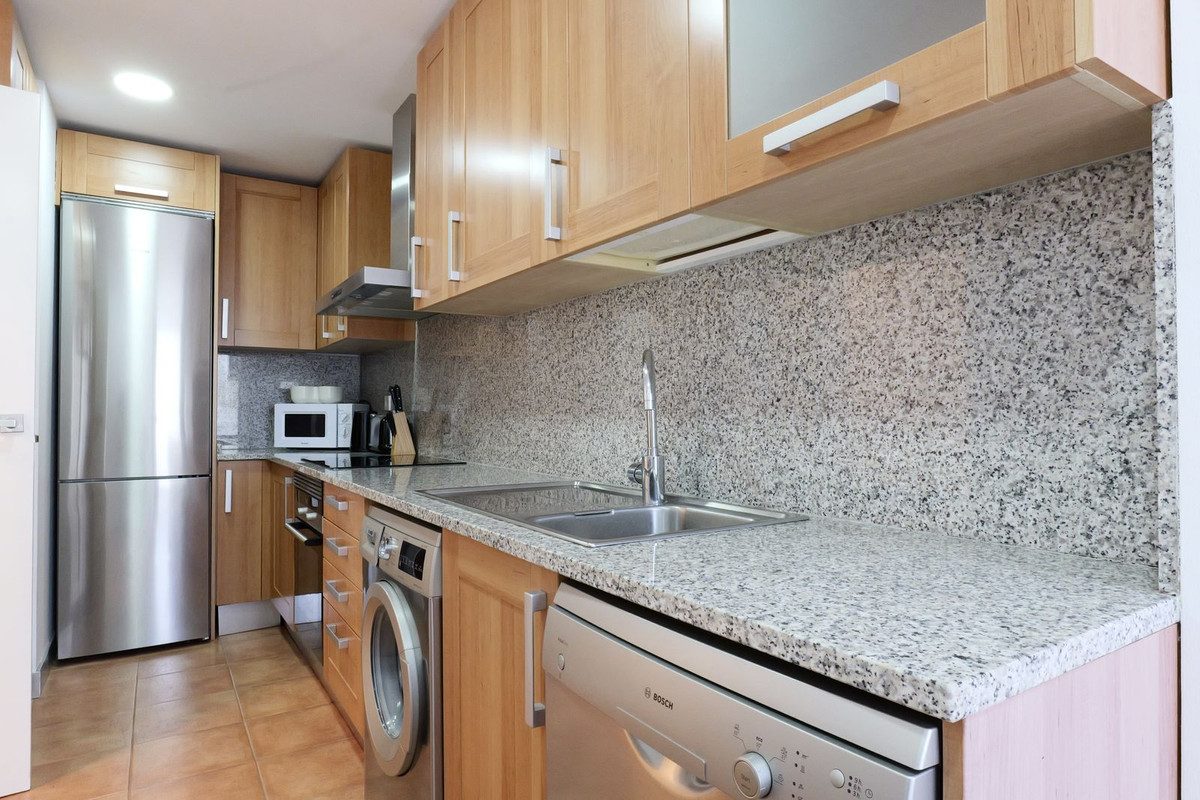 Ground Floor Apartment in Estepona, Costa del Sol – 2 beds – 349000 € - photo 11 of 29