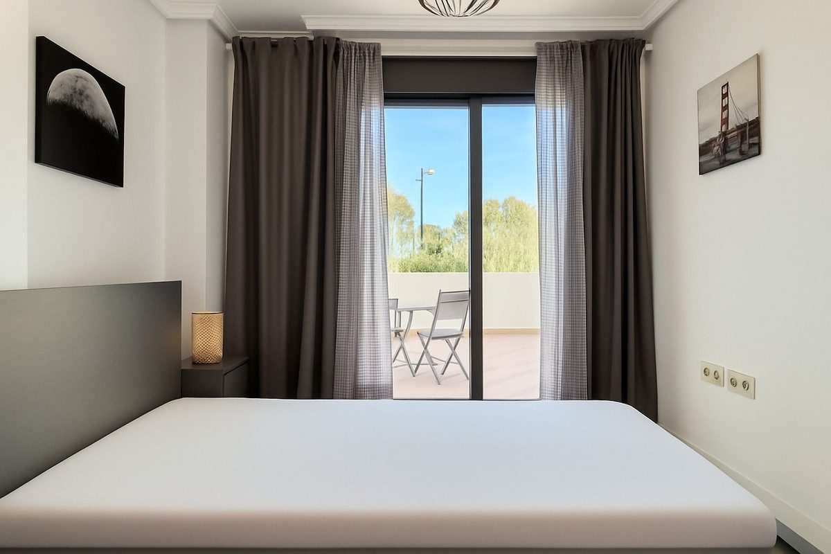 Ground Floor Apartment in Estepona, Costa del Sol – 2 beds – 349000 € - photo 14 of 29
