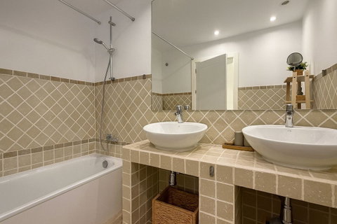 Ground Floor Apartment in Estepona, Costa del Sol – 2 beds – 349000 € - photo 18 of 29