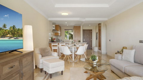 Middle Floor Apartment in Torremolinos, Costa del Sol – 2 beds – 575000 € - photo 4 of 22