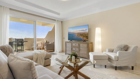 Middle Floor Apartment in Torremolinos, Costa del Sol – 2 beds – 575000 € - photo 8 of 22
