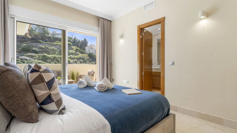 Middle Floor Apartment in Torremolinos, Costa del Sol – 2 beds – 575000 € - photo 14 of 22
