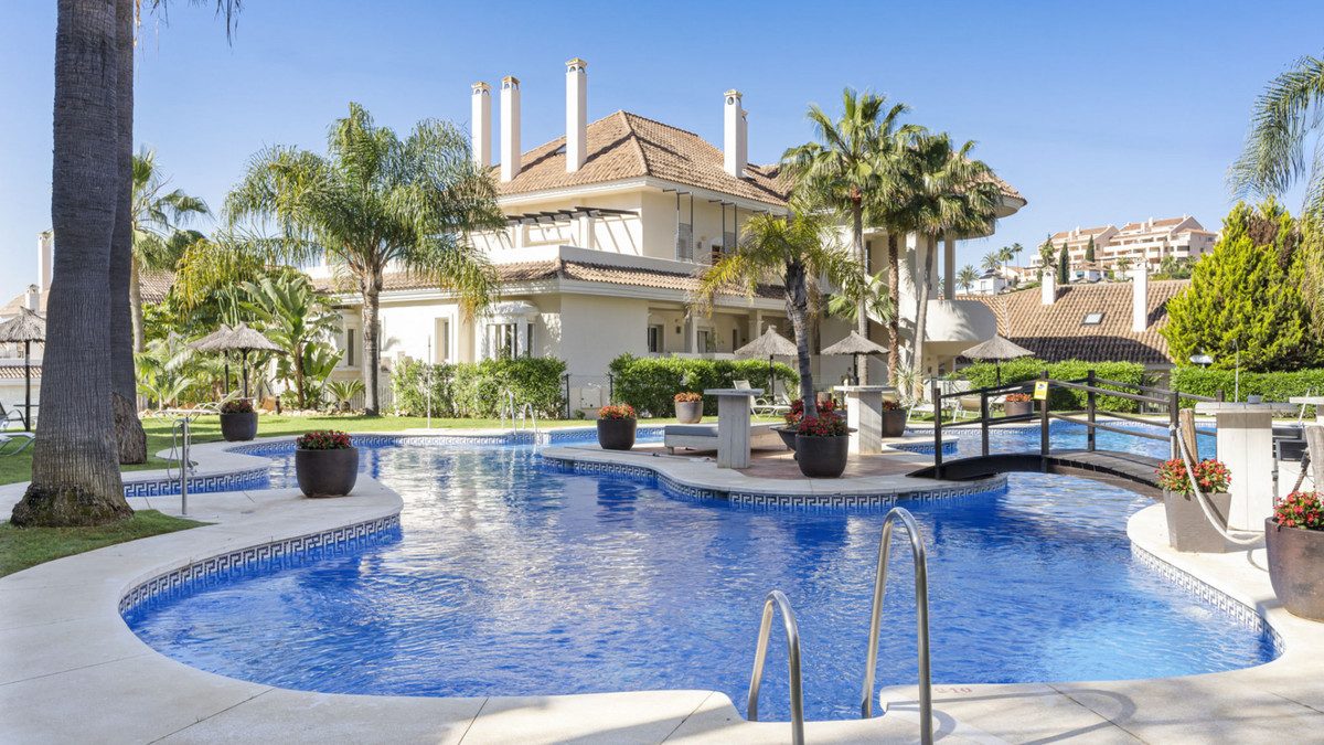 Middle Floor Apartment in Torremolinos, Costa del Sol – 2 beds – 575000 € - photo 22 of 22