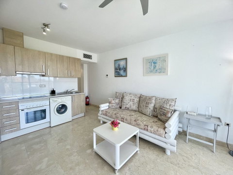 Middle Floor Apartment in Torremolinos, Costa del Sol – 1 beds – 210000 € - photo 8 of 18