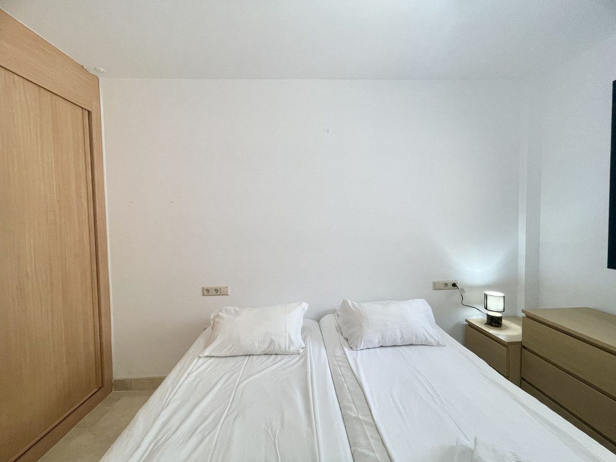 Middle Floor Apartment in Torremolinos, Costa del Sol – 1 beds – 210000 € - photo 12 of 18