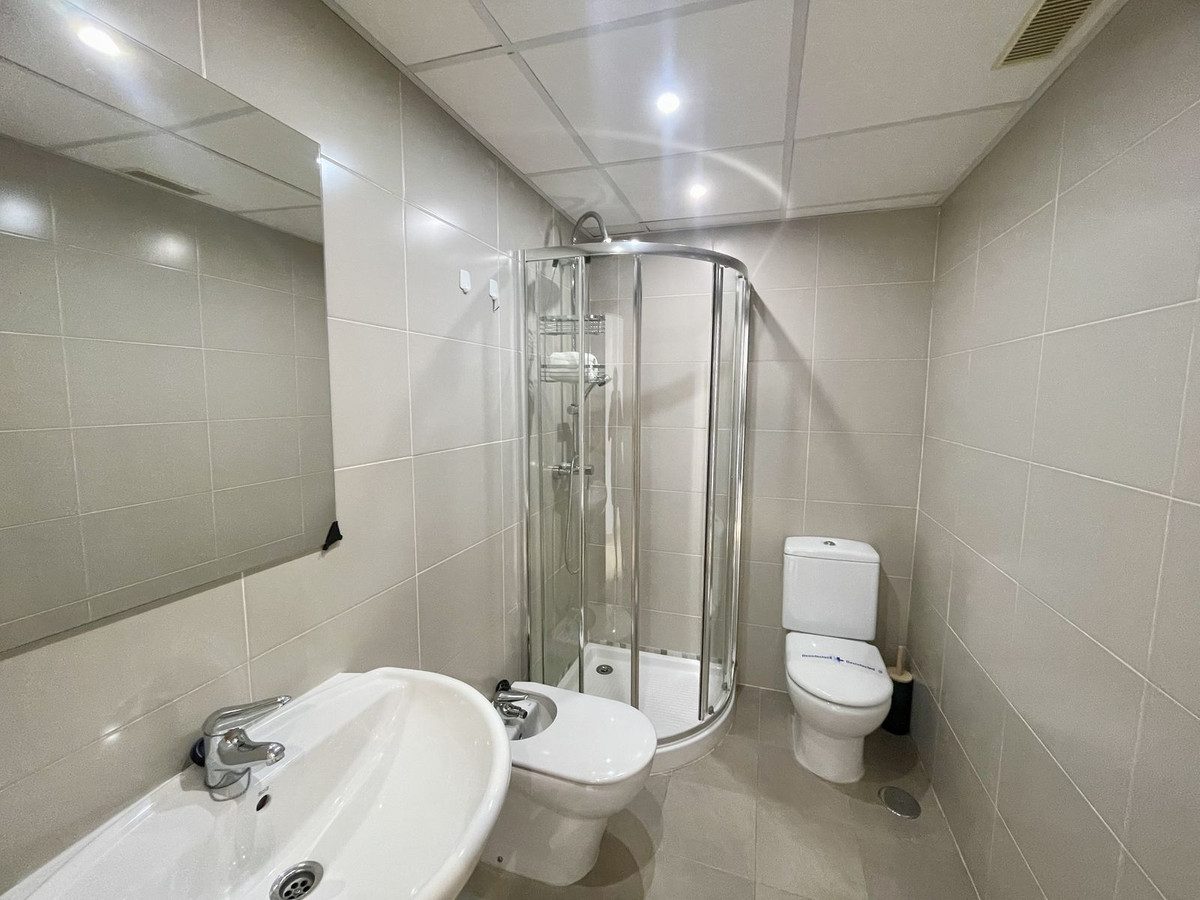 Middle Floor Apartment in Torremolinos, Costa del Sol – 1 beds – 210000 € - photo 14 of 18