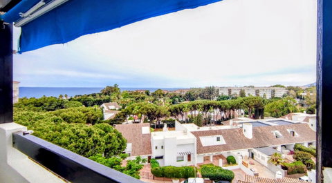 Middle Floor Apartment in Marbella, Costa del Sol – 2 beds – 799000 € - photo 2 of 39
