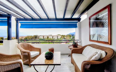 Middle Floor Apartment in Marbella, Costa del Sol – 2 beds – 799000 € - photo 5 of 39
