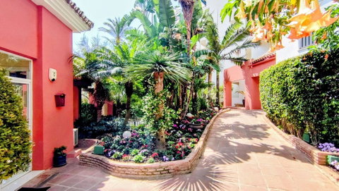 Middle Floor Apartment in Marbella, Costa del Sol – 2 beds – 799000 € - photo 31 of 39
