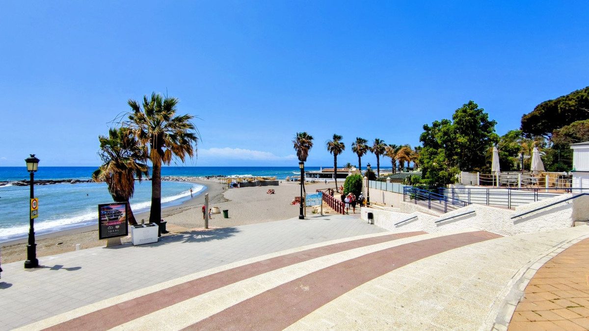 Middle Floor Apartment in Marbella, Costa del Sol – 2 beds – 799000 € - photo 39 of 39