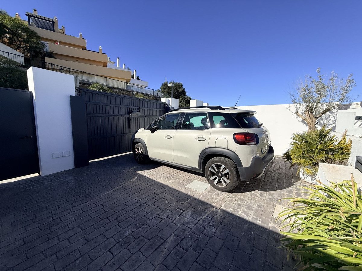 Townhouse in Marbella, Costa del Sol – 3 beds – 850000 € - photo 35 of 37