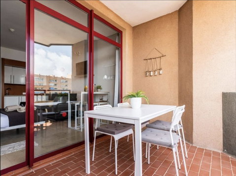 Middle Floor Studio in Fuengirola, Costa del Sol – 0 beds – 249000 € - photo 4 of 16