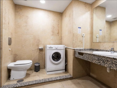 Middle Floor Studio in Fuengirola, Costa del Sol – 0 beds – 249000 € - photo 13 of 16