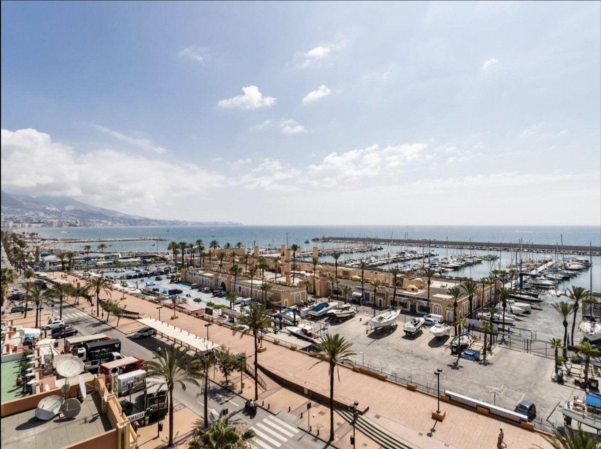 Middle Floor Studio in Fuengirola, Costa del Sol – 0 beds – 249000 € - photo 14 of 16