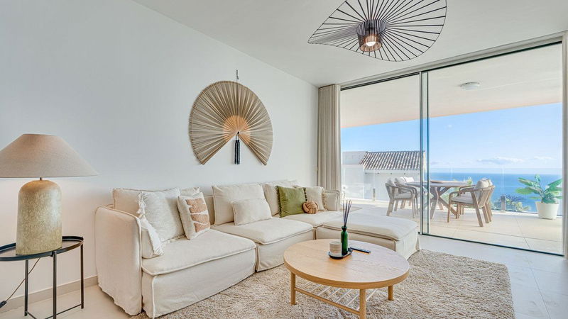 Middle Floor Apartment in Benalmadena, Costa del Sol – 2 beds – 550000 €