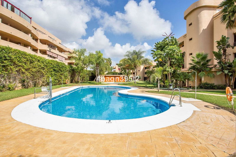 Middle Floor Apartment in Mijas, Costa del Sol – 2 beds – 349000 €