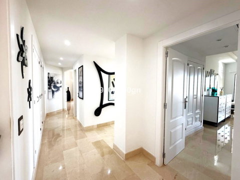 Penthouse in Torremolinos, Costa del Sol – 2 beds – 695000 € - photo 5 of 38