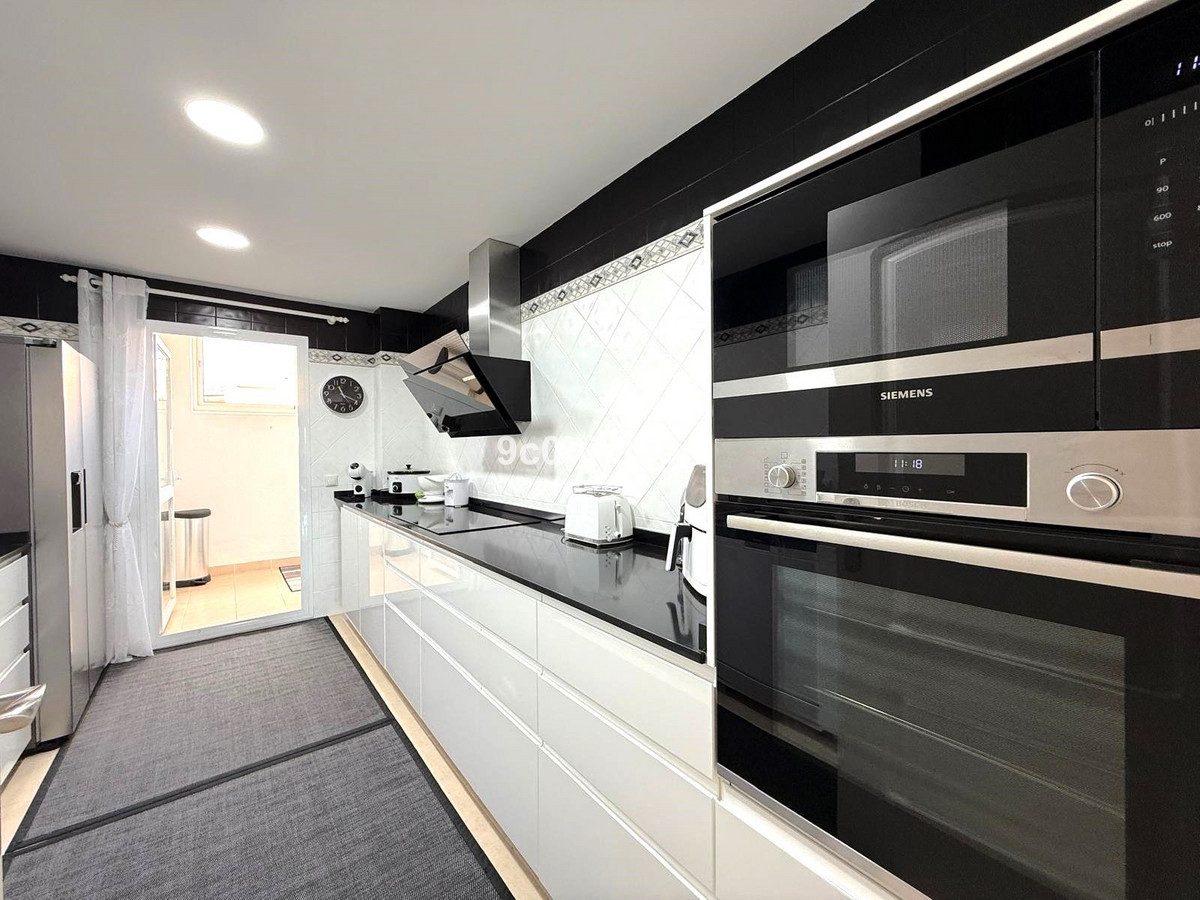 Penthouse in Torremolinos, Costa del Sol – 2 beds – 695000 € - photo 26 of 38