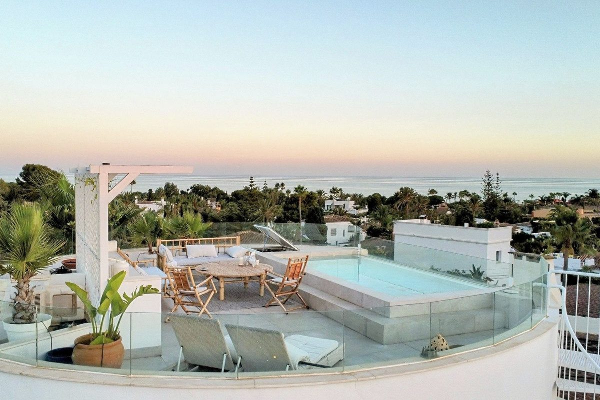 Detached Villa in Marbella, Costa del Sol – 3 beds – 1595000 € - photo 2 of 31