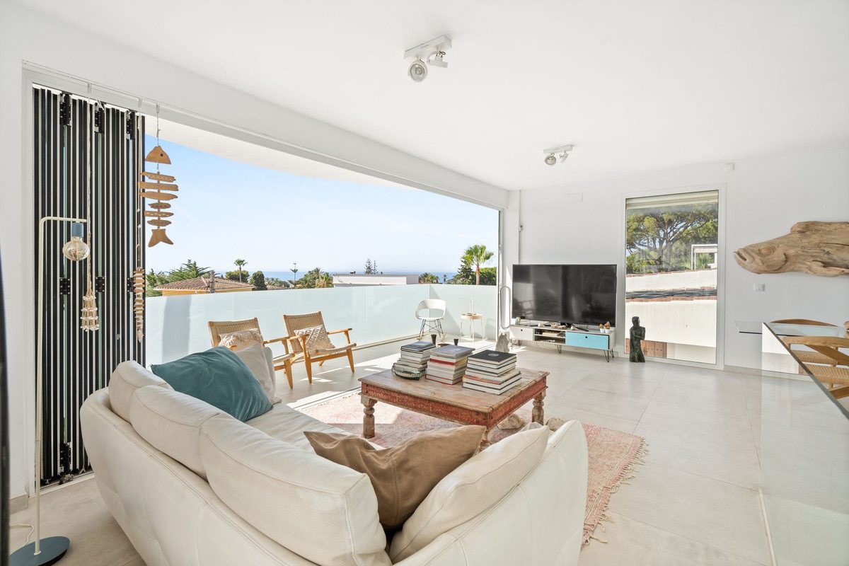 Detached Villa in Marbella, Costa del Sol – 3 beds – 1595000 € - photo 9 of 31