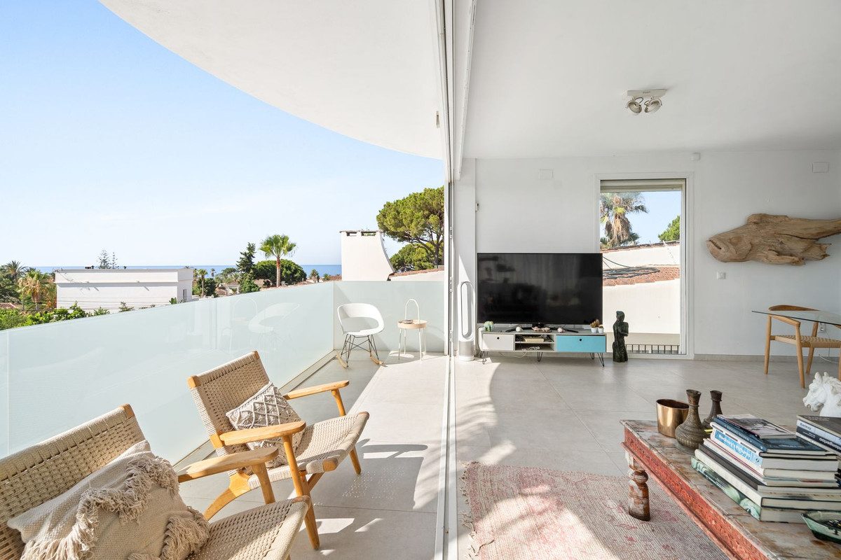 Detached Villa in Marbella, Costa del Sol – 3 beds – 1595000 € - photo 10 of 31