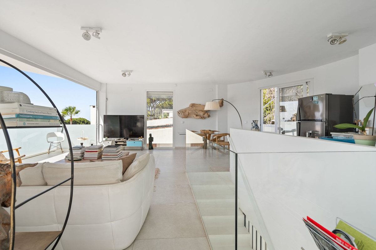 Detached Villa in Marbella, Costa del Sol – 3 beds – 1595000 € - photo 11 of 31