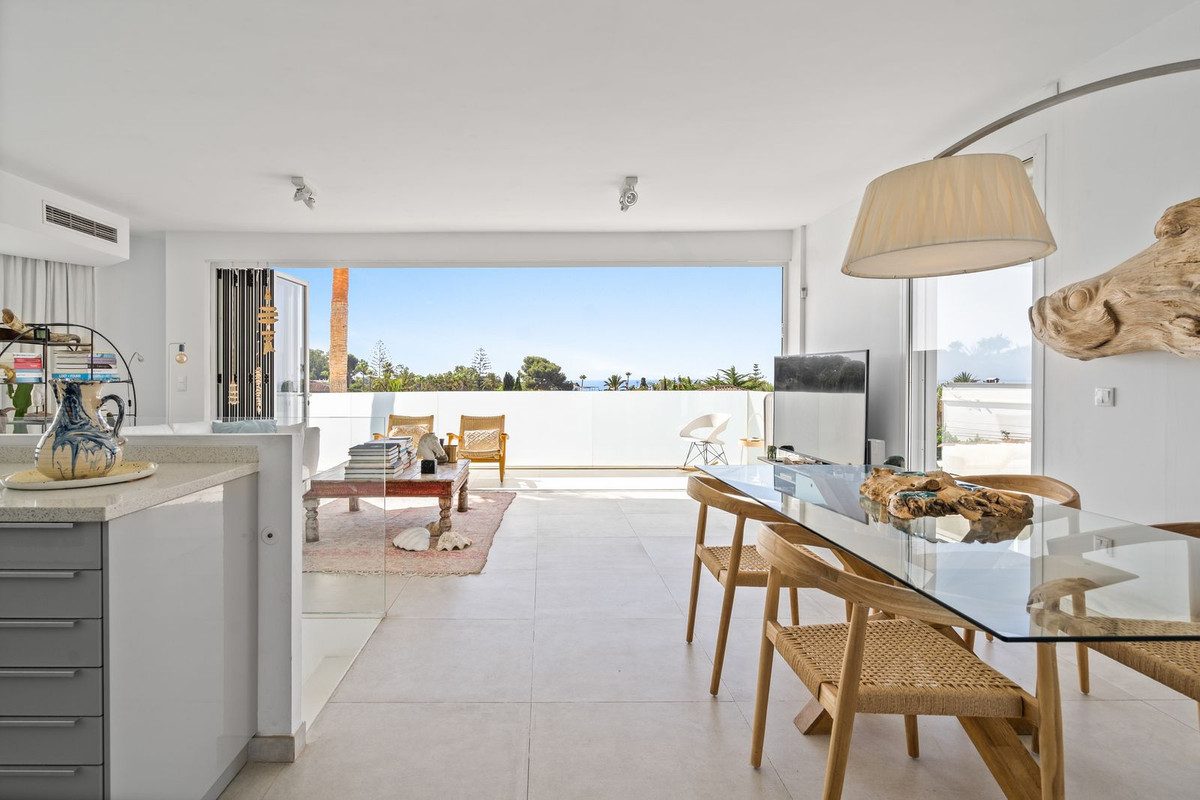 Detached Villa in Marbella, Costa del Sol – 3 beds – 1595000 € - photo 12 of 31