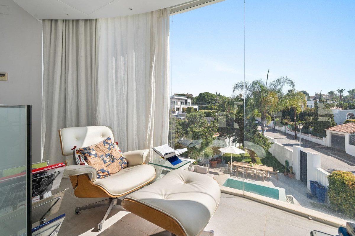 Detached Villa in Marbella, Costa del Sol – 3 beds – 1595000 € - photo 15 of 31