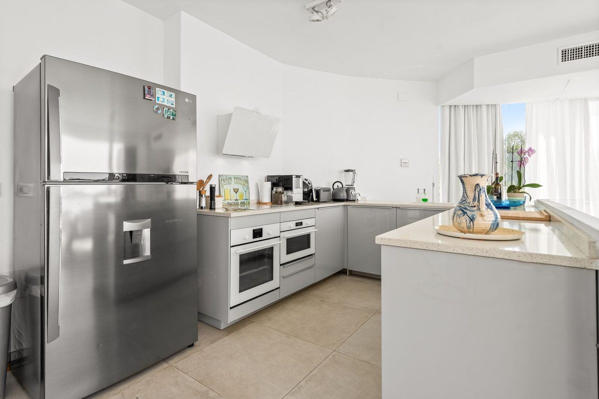 Detached Villa in Marbella, Costa del Sol – 3 beds – 1595000 € - photo 17 of 31