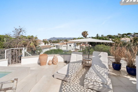 Detached Villa in Marbella, Costa del Sol – 3 beds – 1595000 € - photo 28 of 31
