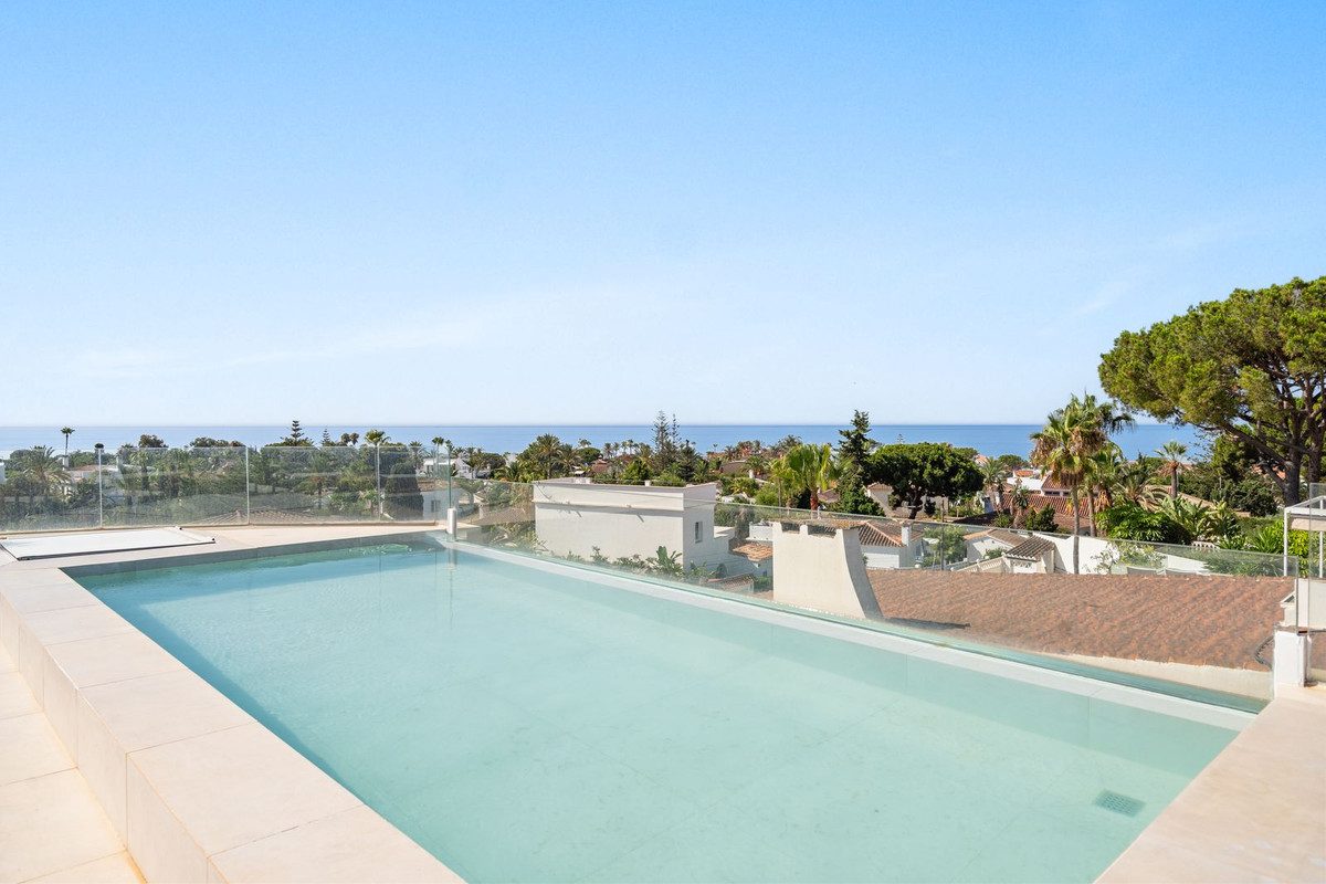 Detached Villa in Marbella, Costa del Sol – 3 beds – 1595000 € - photo 30 of 31