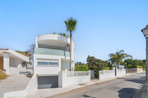 Detached Villa in Marbella, Costa del Sol – 3 beds – 1595000 € - photo 31 of 31