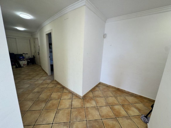 Middle Floor Apartment in Estepona, Cancelada – 2 beds – 295000 € - photo 48 of 90