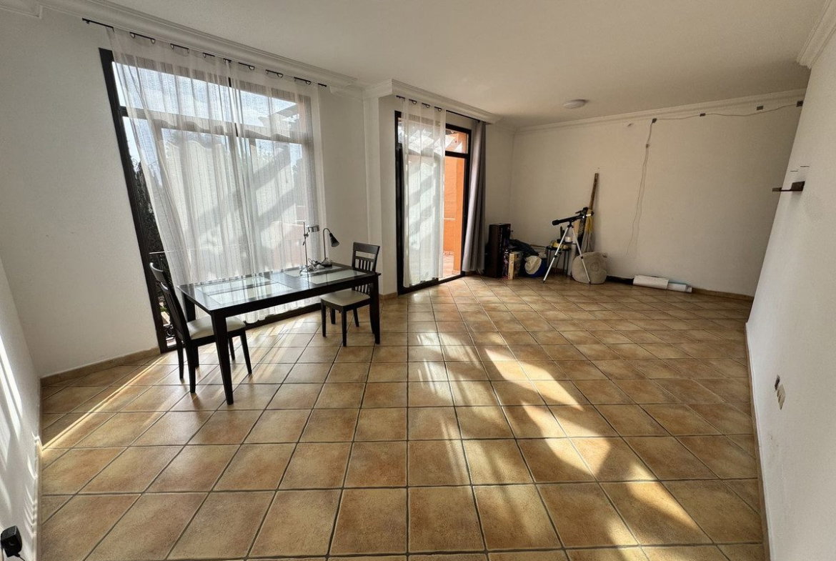 Middle Floor Apartment in Estepona, Cancelada – 2 beds – 295000 € - photo 44 of 90