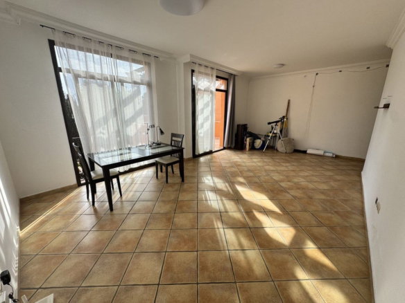 Middle Floor Apartment in Estepona, Cancelada – 2 beds – 295000 € - photo 53 of 90