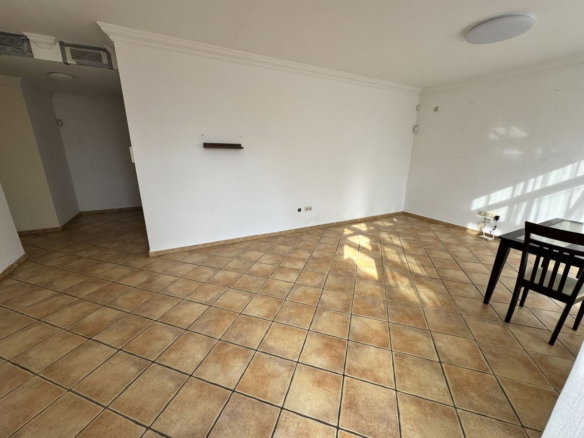 Middle Floor Apartment in Estepona, Cancelada – 2 beds – 295000 € - photo 40 of 90